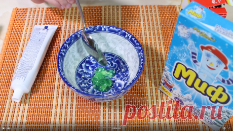 Бросьте пакет в туалет и он будет пахнуть свежестью и чистотой. В пакете стиральный порошок, сода и зубная паста. | Марина Жукова | Яндекс Дзен