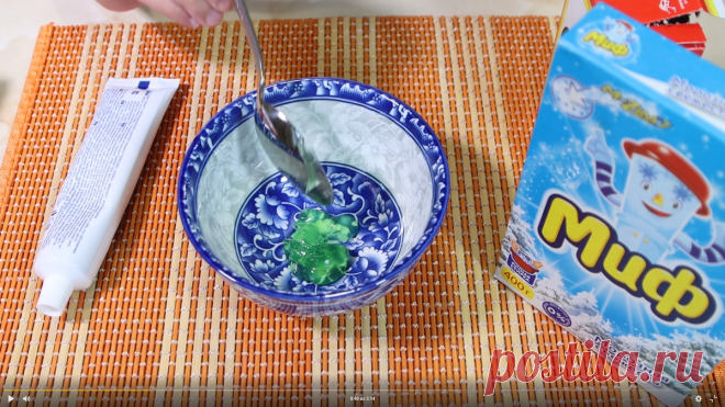 Бросьте пакет в туалет и он будет пахнуть свежестью и чистотой. В пакете стиральный порошок, сода и зубная паста. | Марина Жукова | Яндекс Дзен