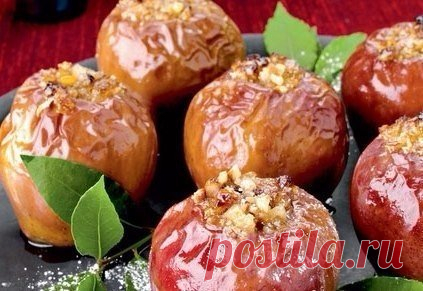 Запеченные яблоки с финиками, орехами и корицей

Ингредиенты:
3 кислых яблока,
6 фиников
Показать полностью…