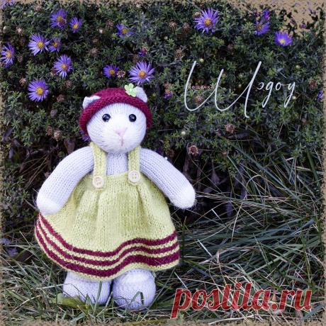 игрушка вязаная спицами Кошка