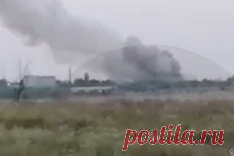 Появилось видео с места взрыва на ростовском химкомбинате. В сети появилось видео с места взрыва на ростовском предприятии «Комбинат Каменский», одном из крупнейших химических предприятий юга России и градообразующем предприятии города Каменск-Шахтинский. На кадрах видно, как огромные столбы дыма поднимаются в небо над комбинатом.