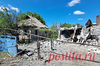 Три беспилотника атаковали граничащий с Украиной российский регион. Поселок Суземка в Брянской области атаковали три беспилотника. Об этом сообщает Mash в Telegram-канале. По информации издания, дроны Вооруженных сил Украины (ВСУ) несли на себе боеприпасы, один из них удалось сбросить. О разрушениях данных не приводится. Два беспилотника удалось уничтожить на подлете к Суземке.