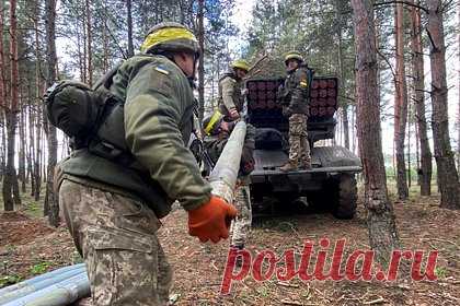 ВСУ обстреляли Донецк шестью ракетами из РСЗО «Град». Вооруженные силы Украины (ВСУ) обстреляли Донецк шестью ракетами из реактивной системы залпового огня (РСЗО) «Град». ВСУ вели огонь по Куйбышевскому и Киевскому районам. Украинские военные открыли огонь в 12:28 по Москве с позиций в селе Нетайлове. НМ ДНР также отчиталось, что ВСУ потеряли более 60 солдат.