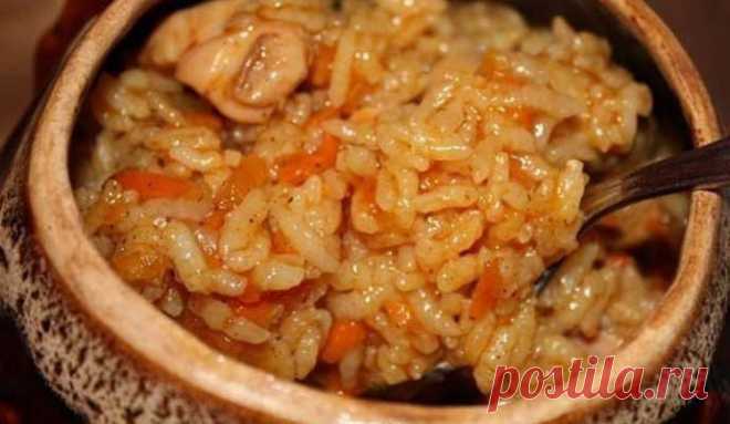 Рис с курицей в горшочке в духовке