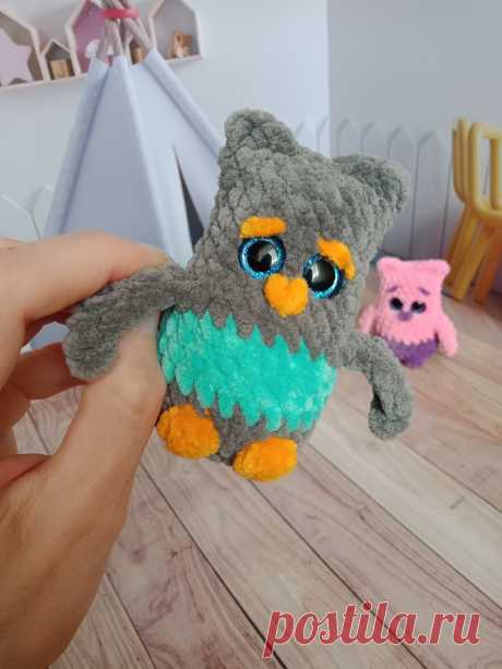 PDF Совята крючком. FREE crochet pattern; Аmigurumi toy patterns. Амигуруми схемы и описания на русском. Вязаные игрушки и поделки своими руками #amimore - плюшевая сова, маленький совёнок из плюшевой пряжи, совушка, птица, птичка.