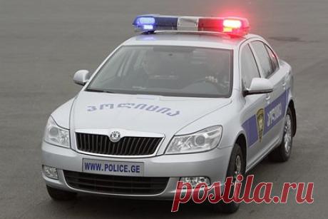 В Тбилиси произошел взрыв. Рано утром в жилом корпусе в Тбилиси произошел взрыв, в результате эвакуировали 93 семьи. Об этом пишет РИА Новости со ссылкой на мэрию города. Уточняется, что мощный взрыв произошел в жилом доме на улице Самтреди №2 в районе Дидубе. Администрация Дидубийского района разместила эвакуированных жителей в гостиницах.