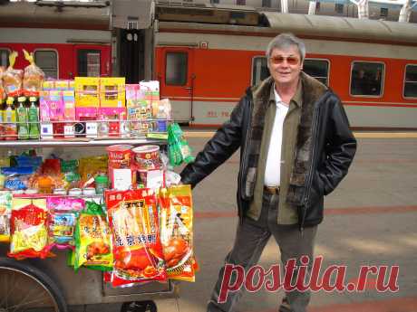 КОЕ ЧТО УДАЛОСЬ ДАЖЕ ПРОДАТЬ. У МЕНЯ С КОМЕНТАРИЯМИ НА РУССКОМ БРАЛИ НАРАСХВАТ. ПОЭТОМУ НАСТОЯЩИЙ ПРОДАВЕЦ ТОЛЬКО ВЫИГРАЛ!
