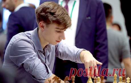 Дубов и Есипенко сыграли вничью в первом туре суперфинала чемпионата России по шахматам. Дубов играл белыми фигурами
