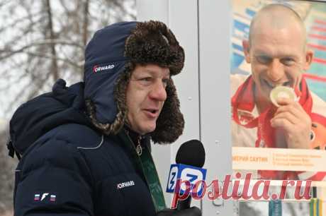 Приговорённые к «вышке». Легендарный Саутин рассказал о цене прыжков в воду. Дмитрию Саутину вот-вот исполнится 50. В эпоху, когда наш спорт не пытались отрезать от мирового, Международная федерация признала его лучшим спортсменом десятилетия в прыжках в воду. В самой России за ним закреплён статус лучшего прыгуна века.