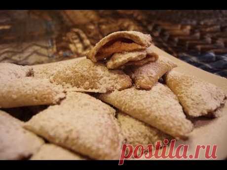 ПИРОЖКИ ИЗ МЕДОВО -ТВОРОЖНОГО ТЕСТА С ДЖЕМОМ.