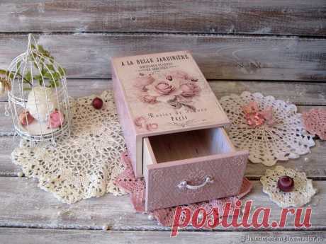 Шкатулка. Розы купить в интернет-магазине Ярмарка Мастеров по цене 2500 ₽ – FV7T5RU | Шкатулки, Москва - доставка по России Шкатулка. Розы в интернет-магазине на Ярмарке Мастеров. Шкатулка , Розы , выполнена в технике декупаж,в винтажном стиле.
Красивая и нежная шкатулка-пенал, подойдёт к любому интерьеру. Шкатулка вместительная, ящик глубокий , легко выдвигается и его можно вынуть полностью, что очень удобно.