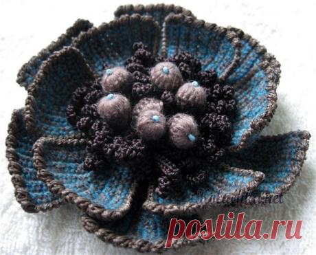 Вязаный цветок