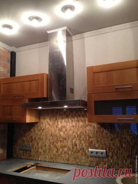 Кухонный фартук из винных пробок