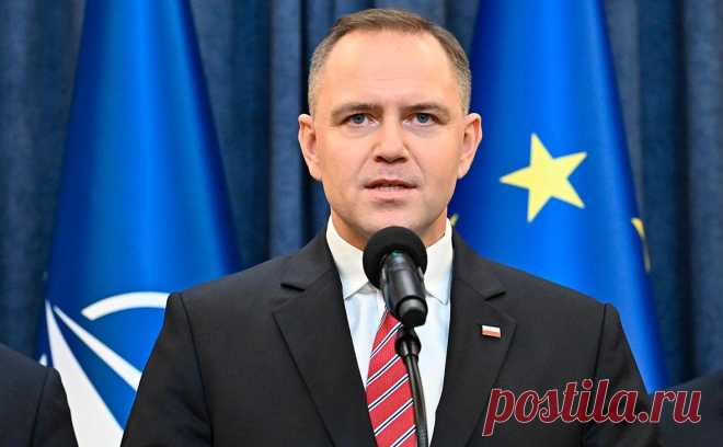 Президент Польши наложил вето на закон о выплатах украинцам. Навроцкий поставил под сомнение необходимость выплачивать украинцам пособия наравне с поляками. Он наложил вето на закон о выплатах и заявил, что представит собственные законодательные предложения