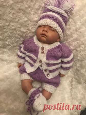 New: Pretty Hand Knitted 4 Piece Outfit  For A 18