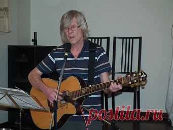 Юрий Калинин
2014-04-21- День Литературы, День Рождения Владимира Климова. Фестиваль "Климханалия 14" в "Салоне..."