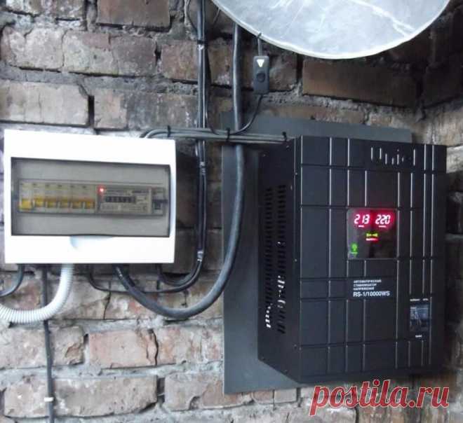 Выбираем стабилизатор напряжения для дома - Мужской журнал JK Men's Надоело моргание ламп? Бытовая техника то и дело выключается сама? Замучили поломки оборудования? Решение проблемы - стабилизатор напряжения. В этой статье мы