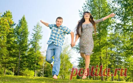 Удивительные преимущества прогулок босиком по траве утром - Интересный блог Невероятно полезно! Заземление или ходьба босиком по траве — отличное упражнение для человеческого тела, которое успокаивает ум, тело и душу. С древних