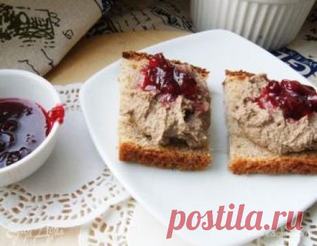 Паштет из куриной печени и яблок. Ингредиенты: куриная печень, лук репчатый, яблоки