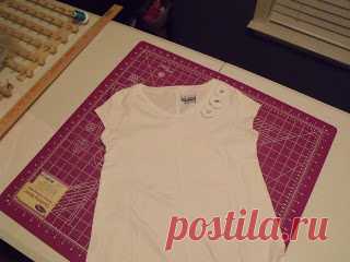 embroitique.com: Easy Peasy ~ Ruched футболка Shrug