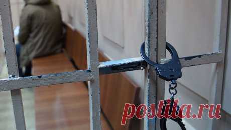 Экс-поставщика вещевого довольствия для Росгвардии арестовали по делу о взятках во ФСИН. В челябинский следственный изолятор (СИЗО) поместили генерального директора ООО &quot;Спецшвейснаб&quot;, в недавнем прошлом основного поставщика вещевого довольствия Росгвардии, Игоря Шальнова. Об этом со ссылкой на Московский гарнизонный ...