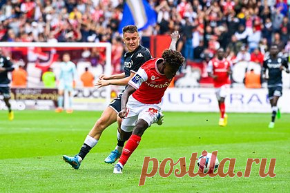 Передача Головина помогла «Монако» победить в матче чемпионата Франции. «Монако» обыграло «Нант» в матче чемпионата Франции. Встреча завершилась со счетом 4:1 в пользу монегасков. Российский нападающий Александр Головин отдал передачу Виссаму Бен-Йеддеру в первом тайме. Головин совершил результативное действие во втором матче подряд. В прошлом туре Лиги 1 он забил головой «Реймсу».