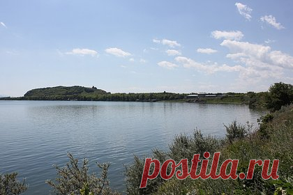 В Армении утонул временный поверенный в делах Украины. В Армении утонул временный поверенный в делах Украины в республике Александр Сенченко. Об этом сообщили источники в армянских правоохранительных органах. Отмечается, что украинский дипломат утонул в озере Севан в Гегаркуникской области. В настоящий момент выясняются причины случившегося.