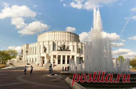 12 ОКТ--ДЕНЬ РАБОТНИКОВ КУЛЬТУРЫ БЕЛАРУСИ. Ежегодно во второе воскресенье октября в Беларуси отмечается День работников культуры. К этому профессиональному празднику, который был учрежден по Указу президента страны от 26 марта 1998 года «О государственных праздниках, праздничных днях и памятн...