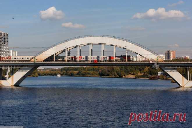 6. Невероятно красивый Химкинский мост Октябрьской железной дороги через канал имени Москвы. /  Фотографии и текст Александра «Russos» Попова  |  Речной круиз, как созерцательный вид отдыха | ФОТО НОВОСТИ