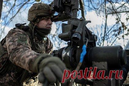 Стало известно о пополнении украинской армии недавно мобилизованными. Украина отправила под Донецк несколько новых военных подразделений, состоящих из недавно мобилизованных солдат. Об этом ТАСС заявил советник главы Донецкой Народной Республики Ян Гагин. Он раскрыл, что многие мобилизованные не имеют боевого опыта, так как они пополнили ряды армии недавно.