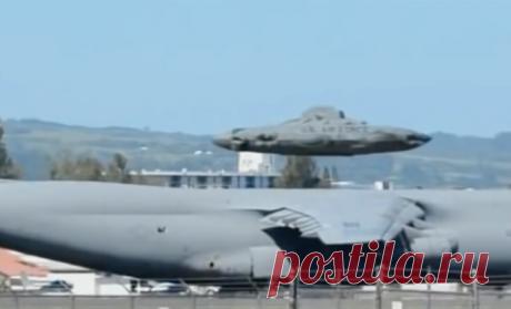 Реальное видео. НЛО таранит авиалайнер!