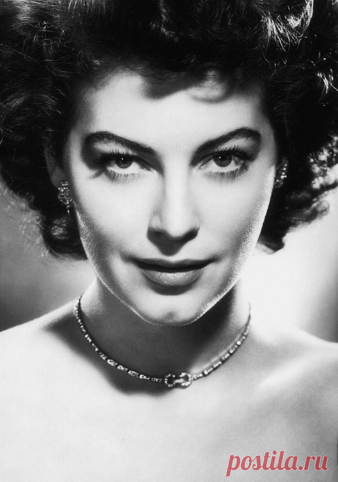 Ава Гарднер (Ava Gardner)
- 24 декабря, 1922
 • 25 января 1990