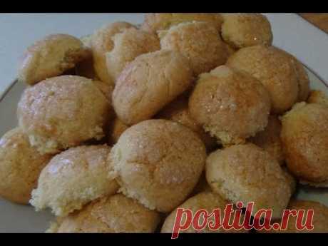 78. Вкусное Песочное печенье 2 яйца, 200 грамм сахара - чуток меньше стакана  у меня получается, чтобы каждый  раз не взвешивать, 200 гр сливочного масла, 3  стакана  муки, 1 чайная ложка  разрыхлителя, 1 чайная ложка  ванильного сахара. Всегда делаю двойную порцию этих печенек на  2 стандартных протвиня. Ничем не смазываю печеньки, макая  верх в  сахар. Любимые наши печеньки теперь.