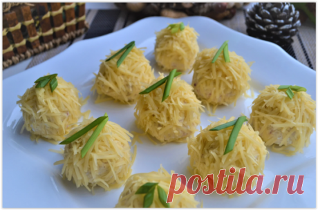 Праздничная закуска в шариках из кальмаров и красной рыбы!