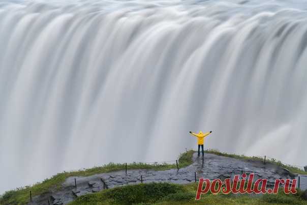 Подводим итоги фотоконкурса «Живая вода», на который вы прислали 3005 работ! Жюри конкурса пришлось очень непросто: было немало блестящих по задумке и реализации фотографий, многие из которых мы с удовольствием показывали вам в наших соцсетях в марте-апреле. Итак, вот имена и работы победителей: 1-е место и камера GoPro Hero5 black уходит Александру Кукринову за фотографию «Сила воды», сделанную в Исландии. Анна Чижикова и Василий Яковлев поделили второе-третье место и получают фирменную…