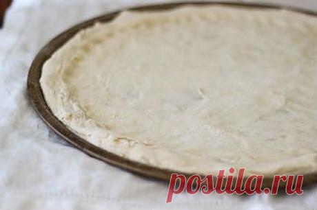 Тесто для пиццы на водочке - мягкое, нежное, а на вкус приятно интересное.