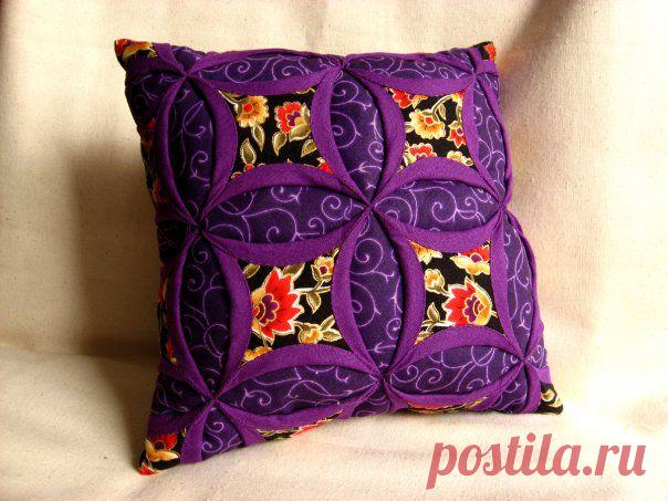 Роскошная подушка.