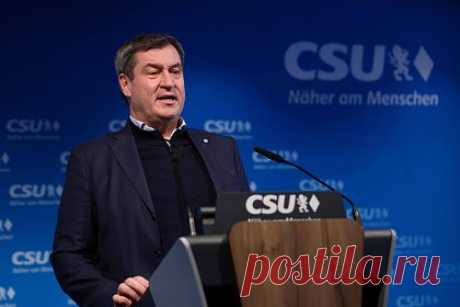 Премьер Баварии заявил о большем скатывании Германии в кризис. Германия «еще больше скатывается в кризис» из-за затягивания с принятием бюджета на 2024 год. Об этом заявил премьер-министр Баварии, председатель Христианско-социального союза (ХСС) Маркус Зедер. Он также добавил, что правящая коалиция канцлера Олафа Шольца «действительно шатается».