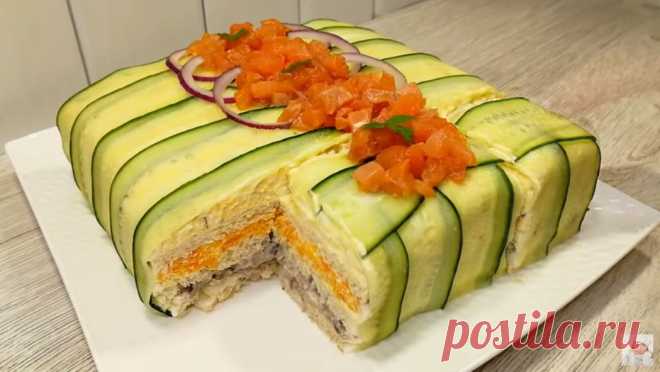 Красивый и яркий закусочный торт на праздничный стол Очень вкусный и красивый салат, который с успехом украсит ваш праздничный стол