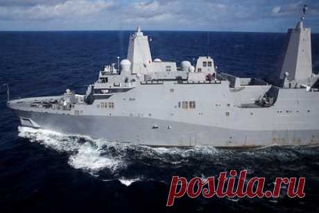 Военно-морской флот США впервые в истории остался без командующего. Военно-морской флот США впервые в истории американских вооруженных сил остался без командующего. 14 августа истек срок полномочий действовавшего главы ВМС Майка Гилдэя. Однако назначение кандидатуры Лизы Франкетти новым командующим блокирует сенатор от штата Алабама, республиканец Томми Тубервиль.