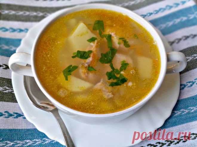Уха из камбалы: вкусное блюдо к обеду Уха — традиционный русский суп из рыбы. Для его приготовления всегда используется только свежая или замороженная рыба. В нашем рецепте мы будем использовать камбалу. Эта рыбка не только очень вкусная,…