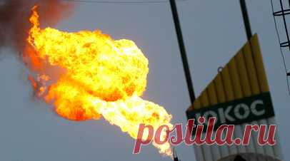 RT: бывший помощник Невзлина рассказал о «жёстком тандеме» основателей ЮКОСа. Основатели НК «ЮКОС» Михаил Ходорковский* и Леонид Невзлин* только делают вид, что разошлись в политических взглядах. На самом деле они действуют «в жёстком тандеме» с разграничением сфер влияния. Об этом в интервью RT заявил бывший помощник Невзлина предприниматель Андрей Матус. По его словам, Невзлин разбирается с проблемами силовыми методами и «зачищает политическое поле» под Ходорковского, в то время как тот…