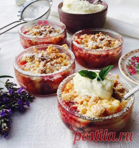 Сливово-яблочный крамбл