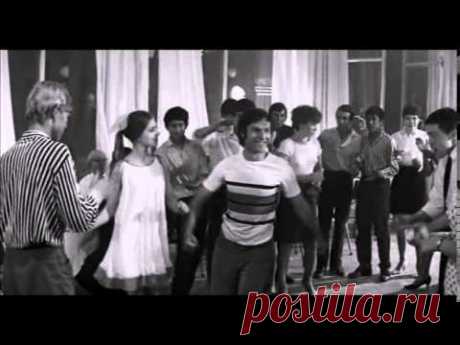 Родин (Родион Нахапетов) танцует под Little Man