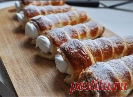 Трубочки с белковым кремом.