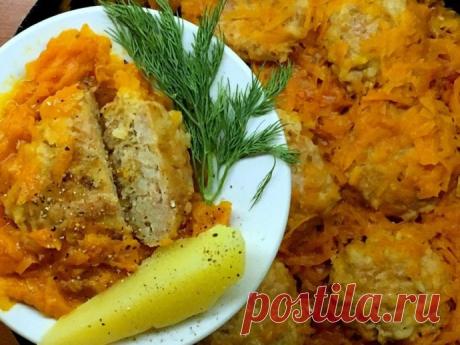 ​Ежики в моркови Ингредиенты:Морковь &mdash; 3 шт.Фарш мясной &mdash; 400 гРис &mdash; 200 г&nbsp;Лук репчатый &mdash; 1 шт.&nbsp;Яйца куриные &mdash; 1 шт.
Масло оливковое &mdash; 1 ст. л.Приготовление:1. Смешать все вместе в миске: мелко нарезанный кубиком репчатый лук, фарш, рис (не готовый, сухой),...