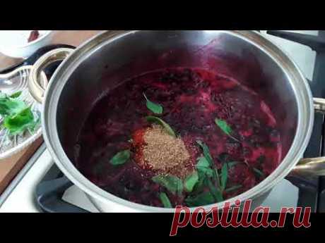 Пряный соус из черной смородины