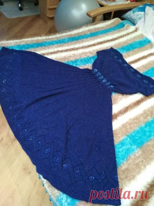 Платье  в  королевско - синем цвете