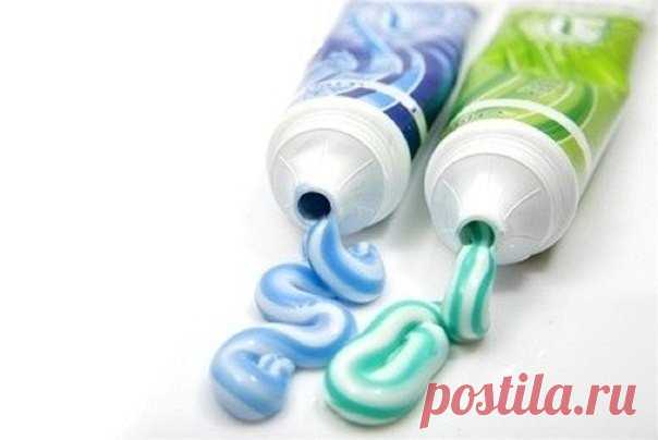 Необычное применение зубной пасты 
1. Снимает раздражение от укусов насекомых, от порезов и волдырей.2. Смягчает боль от ожогов.3. Позволяет скрыть недостатки кожи. Ускоряет процесс заживления поврежденной кожи после удаления прыщей н…