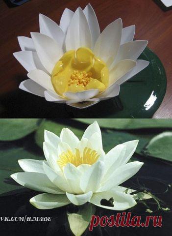 Лилии из пластм. бутылки